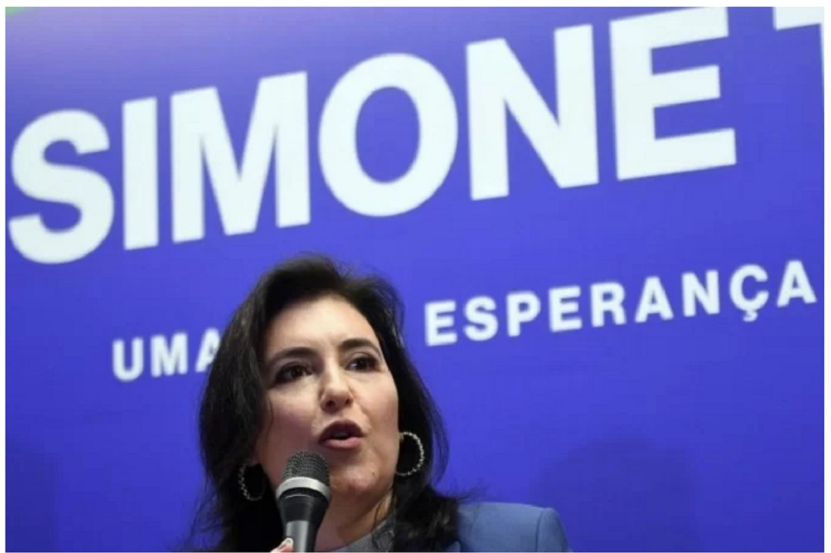 Simone Tebet em fundo roxo | Foto: reprodução Correio Braziliense