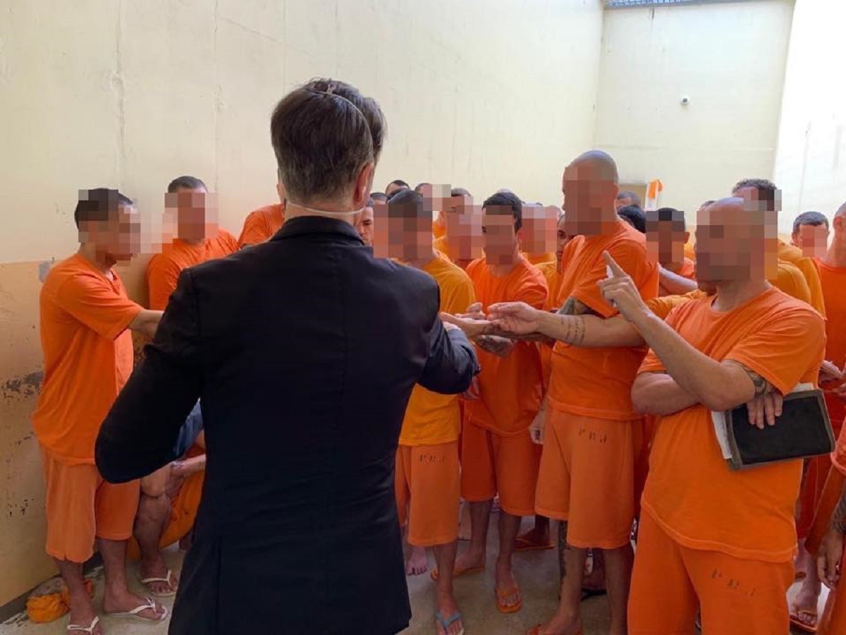 Diálogo entre João Buch e presos | Foto: divulgação/acervo pessoal