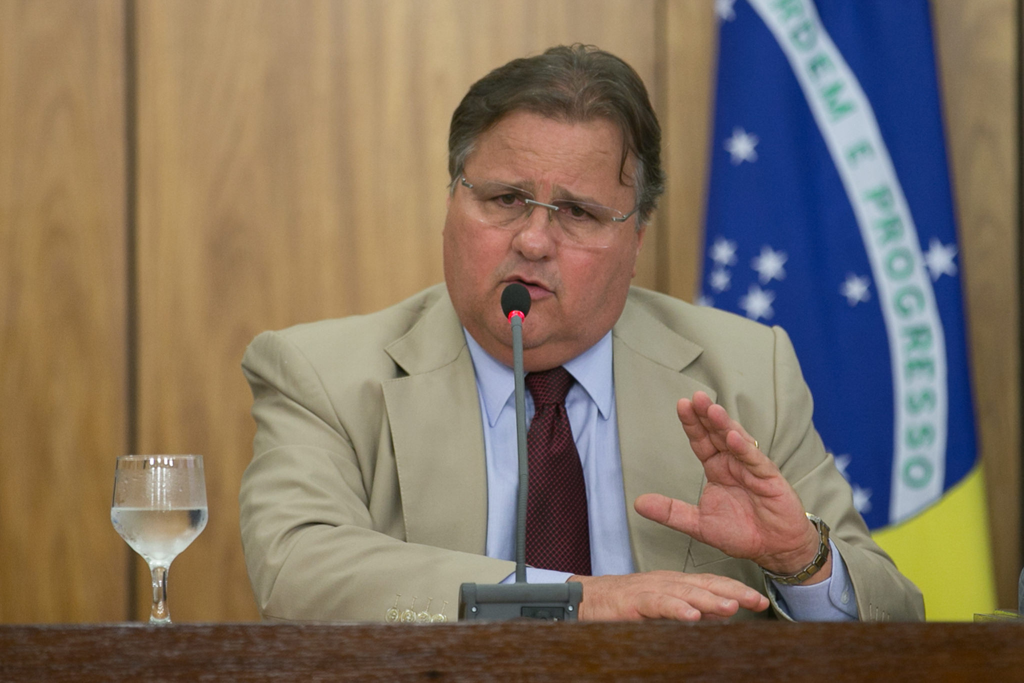 17/05/2016- Geddel Vieira Lima fala sobre a reunião de líderes com Temer
Brasília - Ministro da Secretaria de Governo, Geddel Vieira Lima durante coletiva sobre a reunião dos líderes com o presidente interino, Michel Temer
Foto: Fabio Rodrigues Pozzebom/EBC//FotosPúblicas